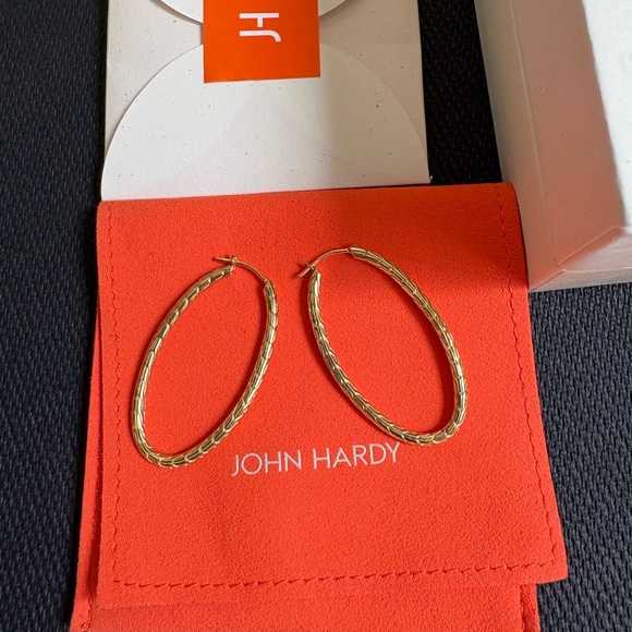 John Hardy 18K Carved Classic Gold Chain Oval Hoop Earrings - Picture 3 of 7
